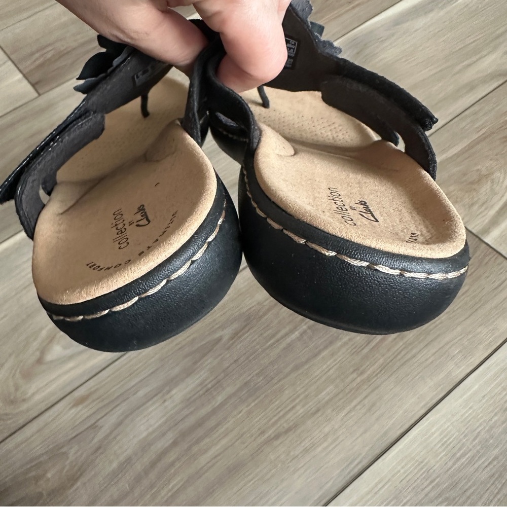 Clarks Laurieann Gema Black Floral Thong Sandals Comfort Adjustable Women’s 9 - Picture 12 of 13